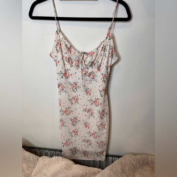 Dresses & Skirts - Floral print dress